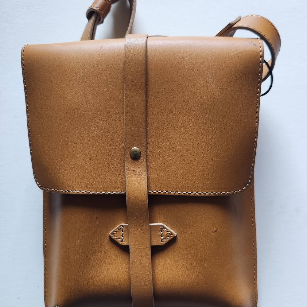 Elegant Brown Leather Messenger Bag